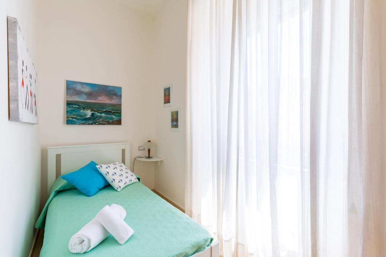 نابولي Rione Emanuele III - 4 Bedroom Apartment المظهر الخارجي الصورة