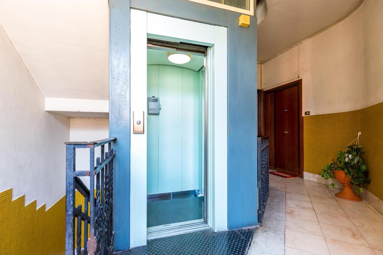 نابولي Rione Emanuele III - 4 Bedroom Apartment المظهر الخارجي الصورة