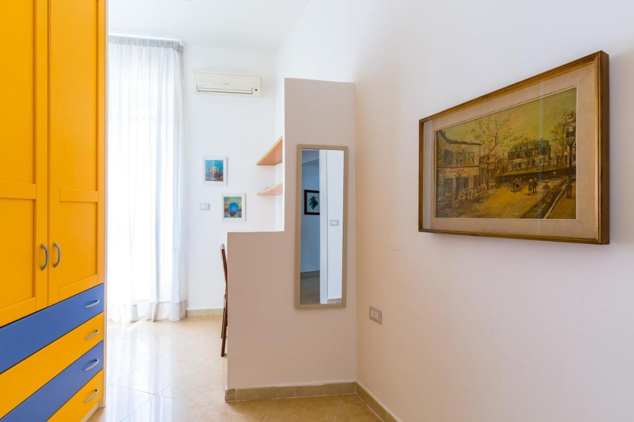 نابولي Rione Emanuele III - 4 Bedroom Apartment المظهر الخارجي الصورة